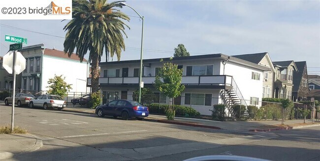 Building Photo - 1745 Chase St