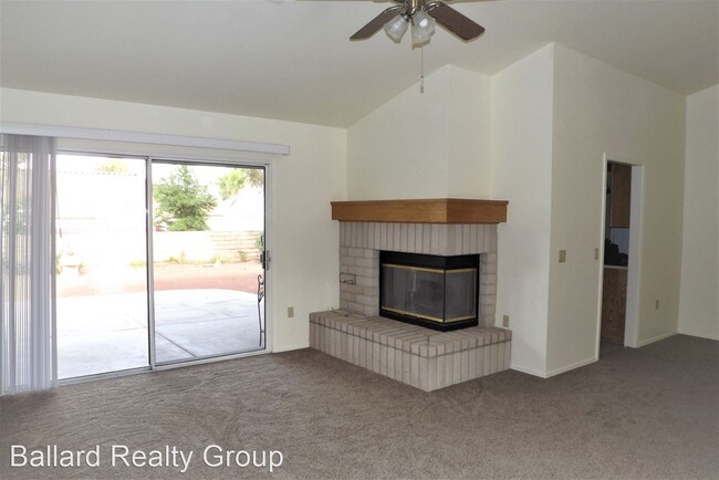 Building Photo - 2 br, 2 bath House - 2508 Desert Sands Drive