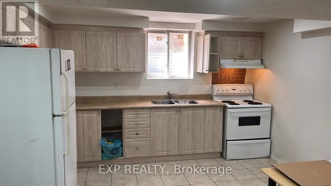 Building Photo - 99 Rollingwood Dr