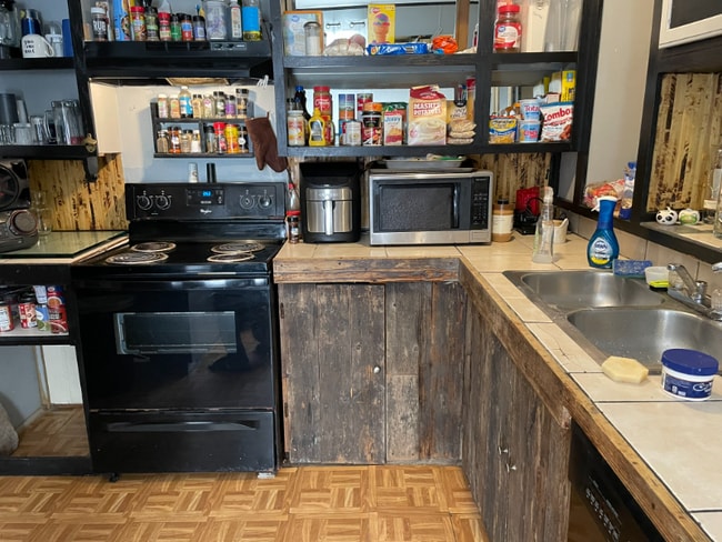 Foto del edificio - 148 Starlifter Ct