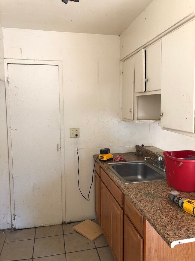 Building Photo - 4021 Prescott Ave