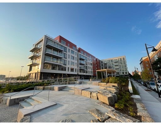 Building Photo - 90 Sumner St