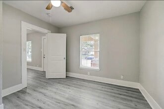 Building Photo - 3303 Illinois St