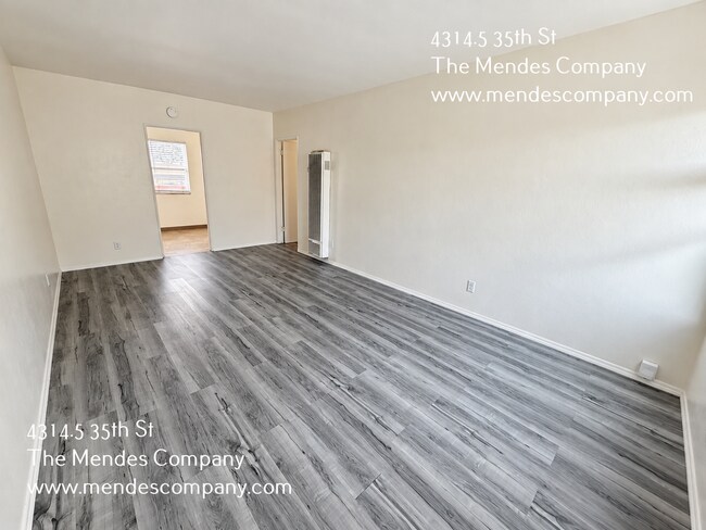 Foto del edificio - 4310-4326 35TH ST-4314.5