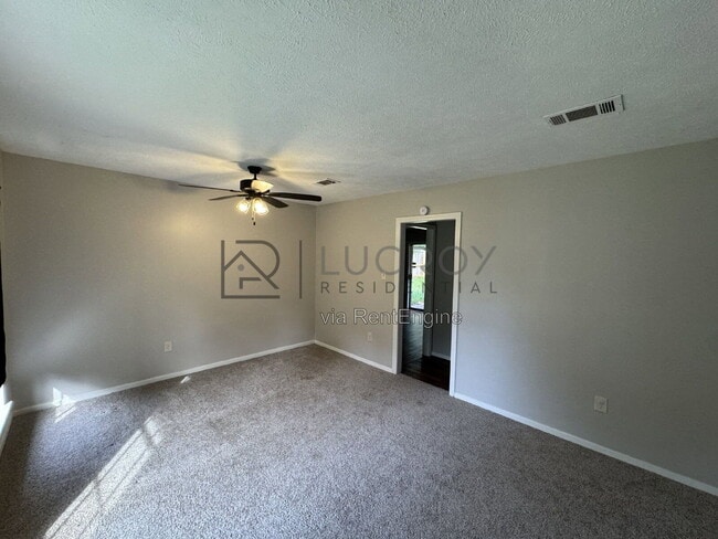 Building Photo - 327 Grover Cleveland Cir