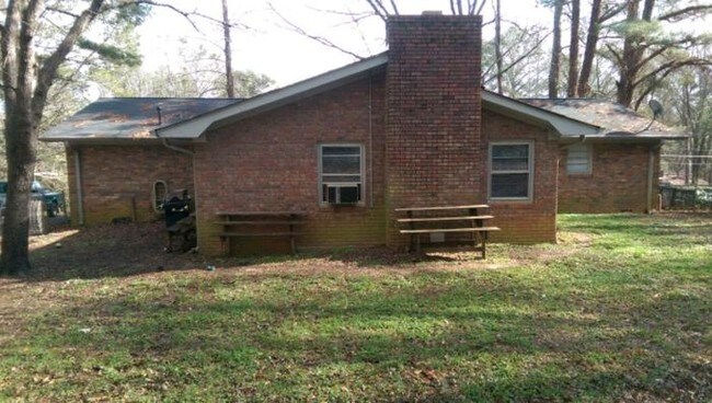 Building Photo - 145 Evergreen Terrace