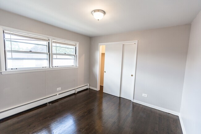 Foto del edificio - 1027 Dunlop Ave