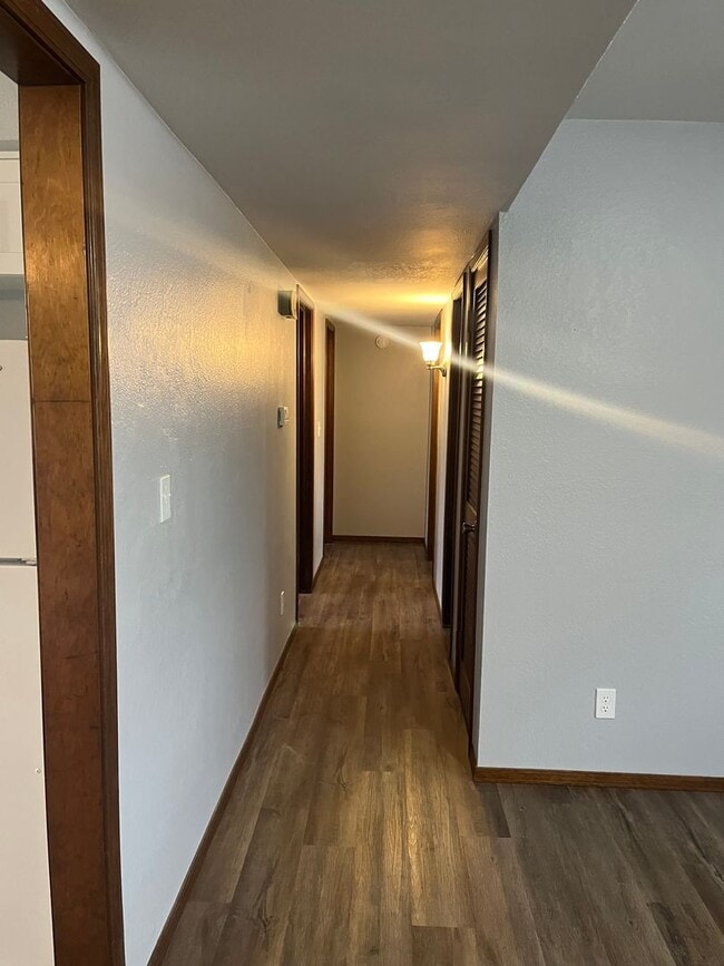 Foto del edificio - 5205 Parkwood Ave