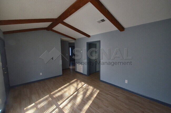 Building Photo - 4716 Carver Ave SW