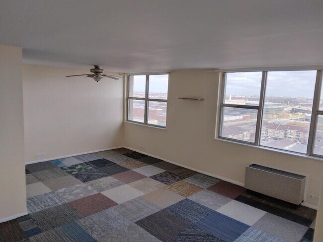 Living Room - 4300 W Ford City Dr