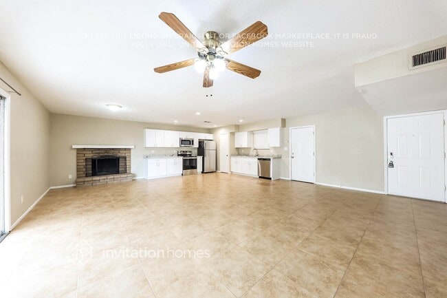 Foto del edificio - 1030 W Anderson Dr