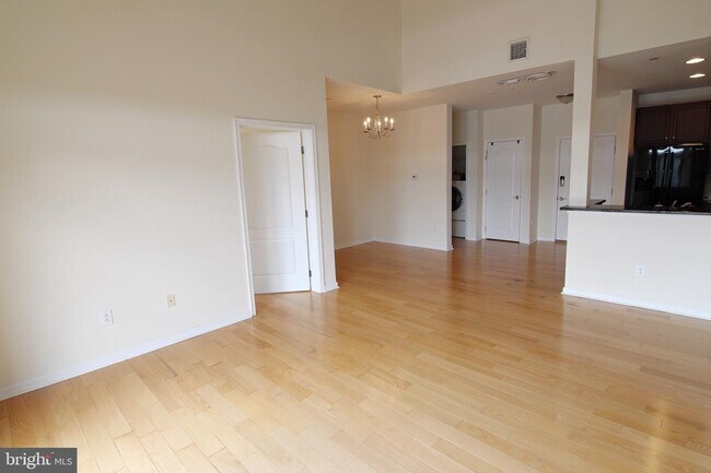 Foto del edificio - 516 Carson Terrace