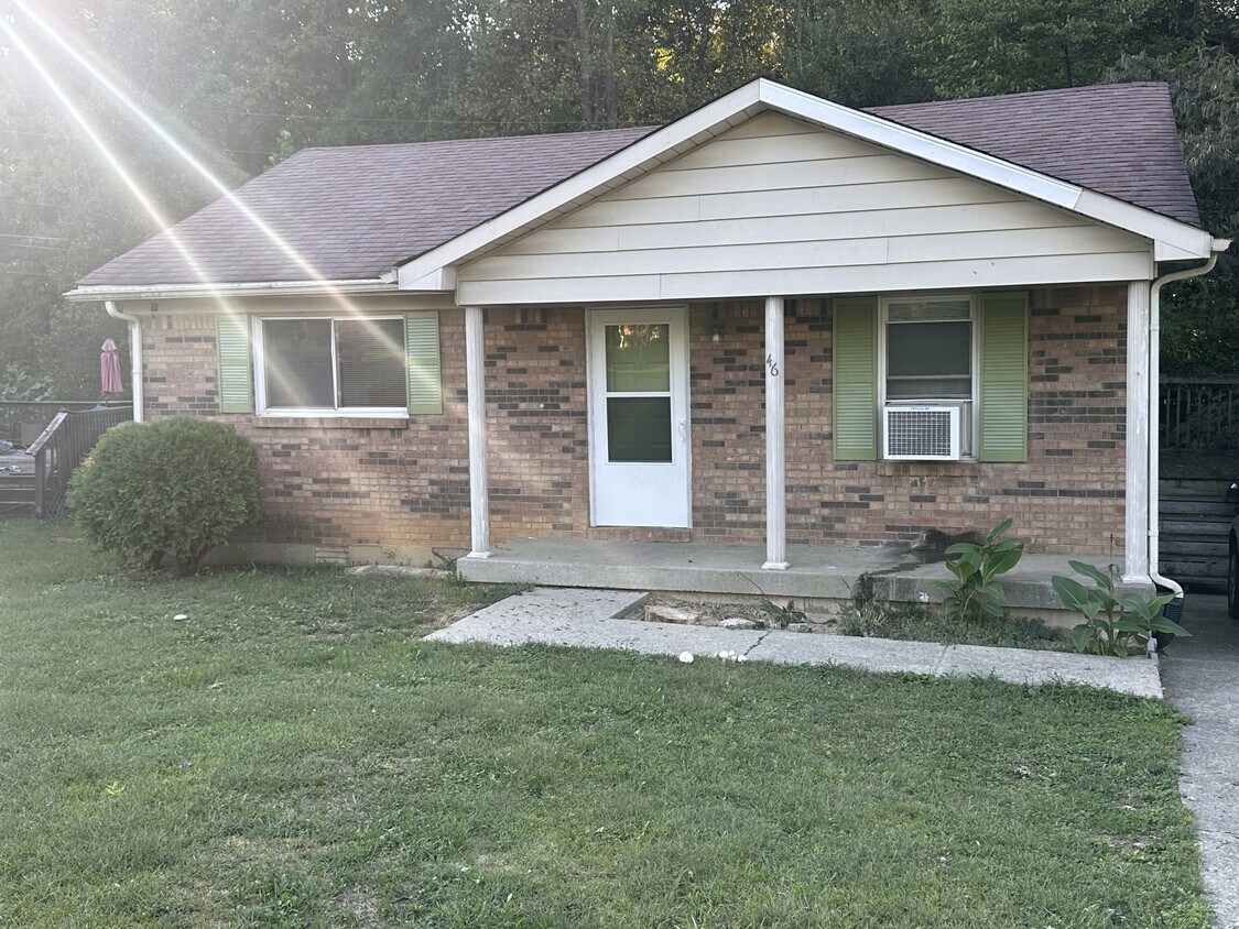 Primary Photo - 46 W Airview Dr