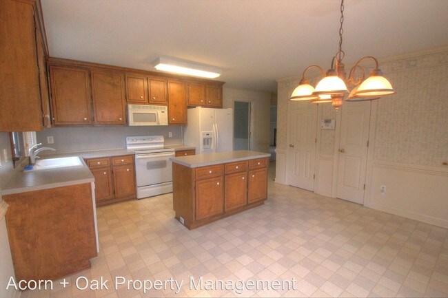 Building Photo - 3 br, 2 bath House - 707 Valley Drive