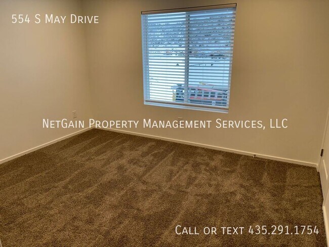 Foto del edificio - 554 May Dr