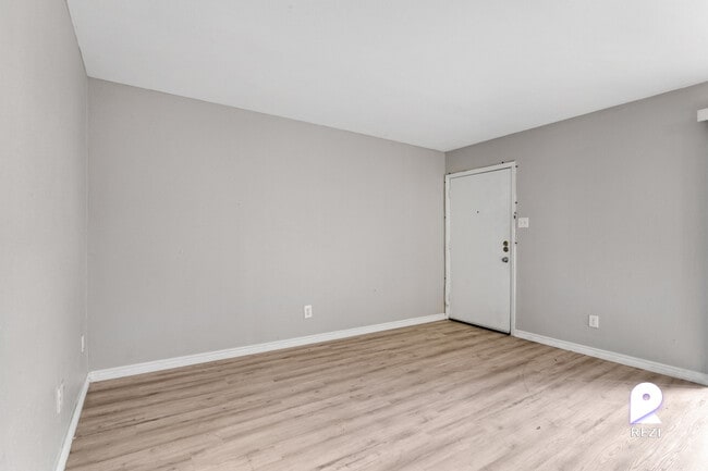 Building Photo - 2602 21st St N