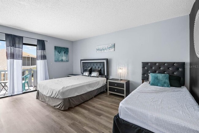 Building Photo - 609 Lively Dr