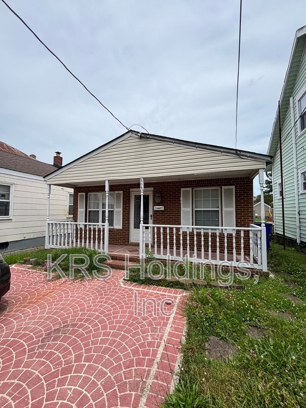Building Photo - 806 Whitehead Ave