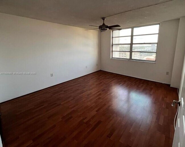 Foto del edificio - 2780 NE 183rd St