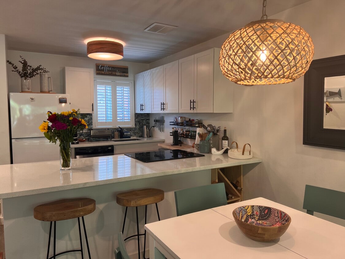 325 Kitty Hawk Rd Unit 212, Alameda, CA 94501 Condo for Rent in