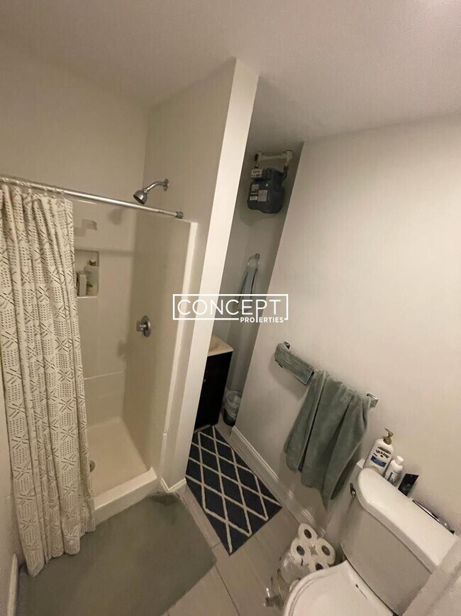 Building Photo - 70 Joy St