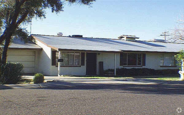 Building Photo - 719 E Marlette Ave