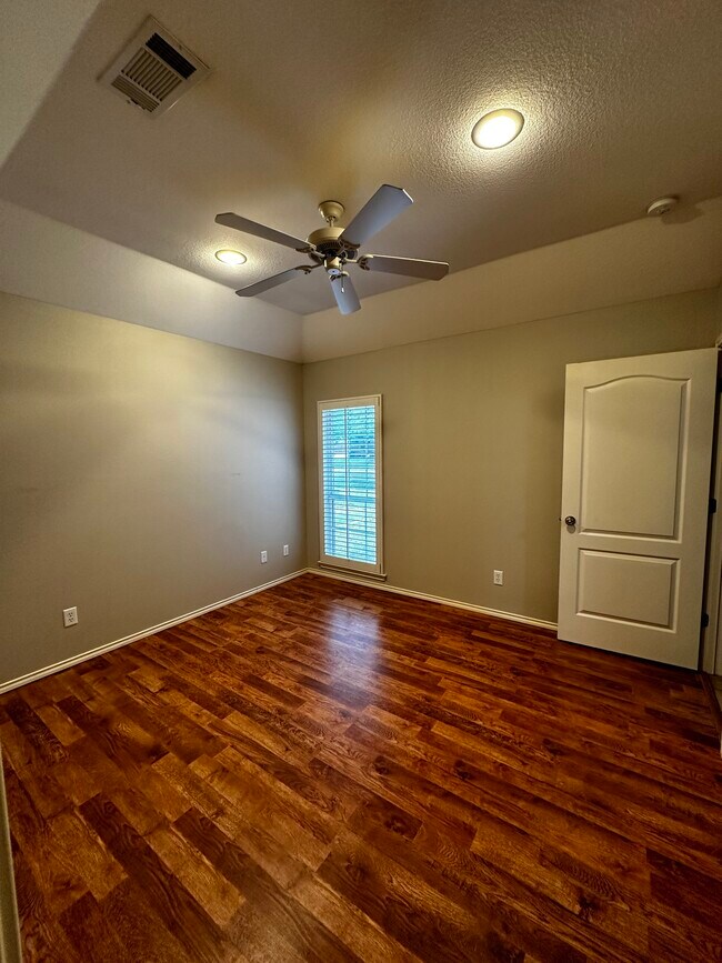 Foto del edificio - 3105 Southridge Ct