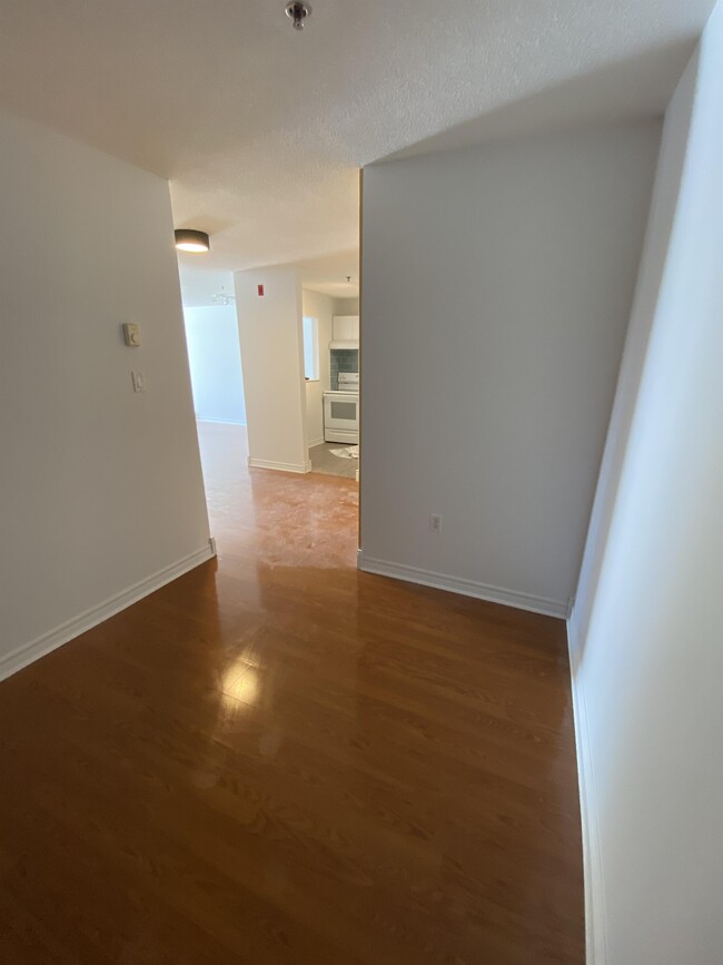 Building Photo - 3700 John Parr Dr
