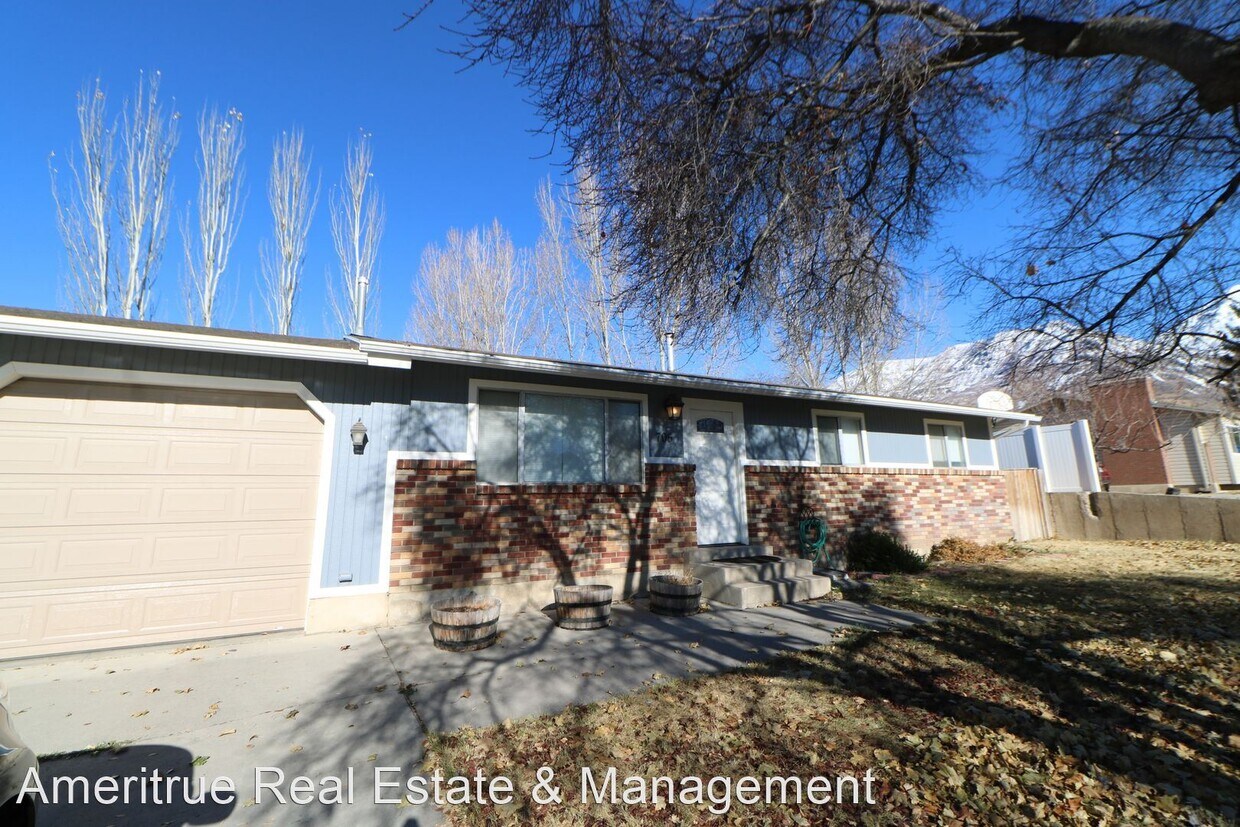Primary Photo - 5 br, 2 bath House - 705 Cherry Hill Dr.