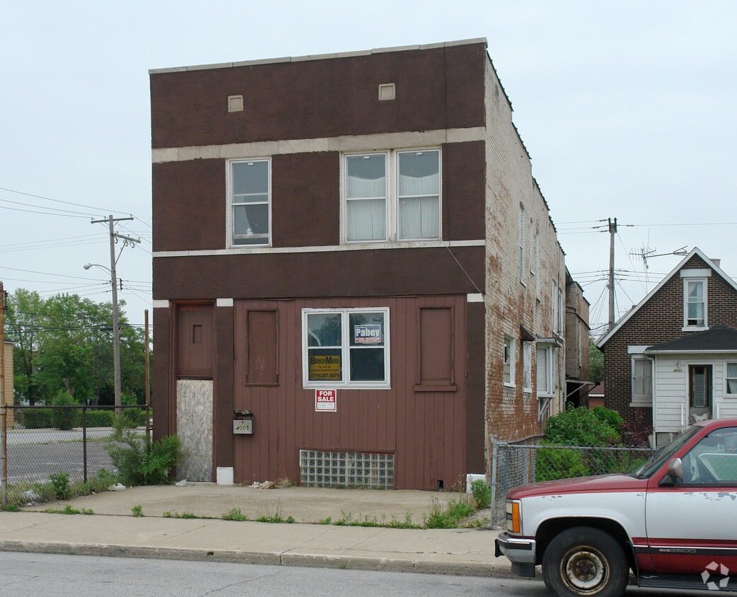 Building Photo - 4005 S Main St