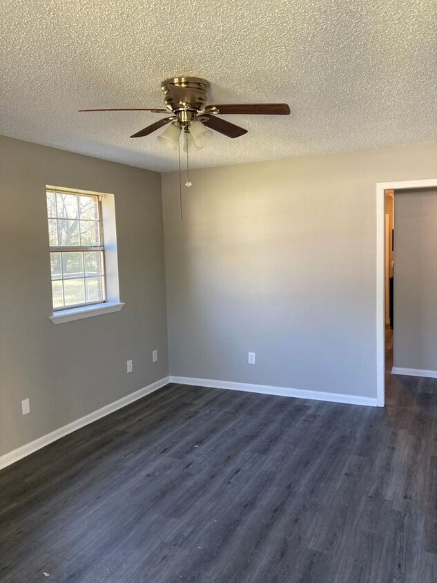 Foto principal - 2 Bd, 1 Ba Duplex, in Ward