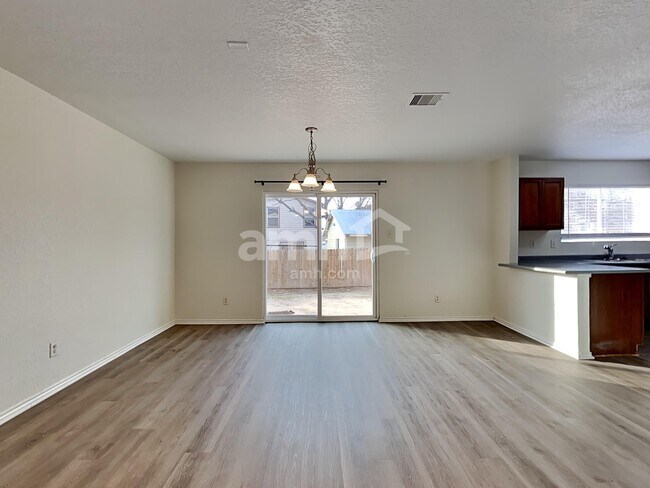 Foto del edificio - 9966 Sungate Park