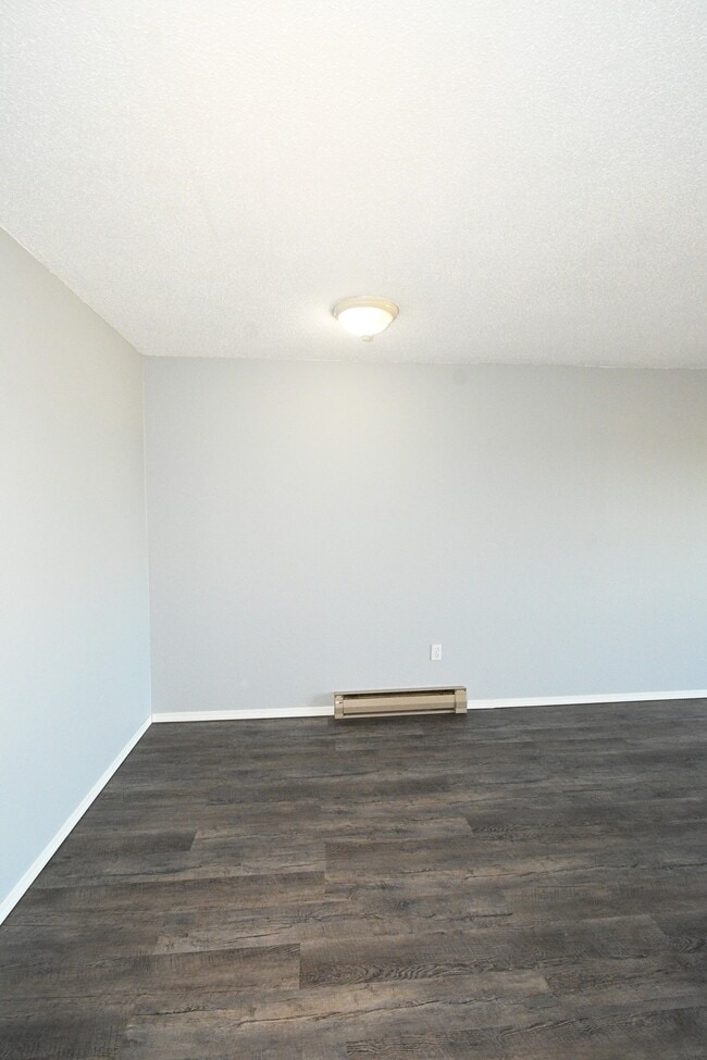 Building Photo - 4280 Quentin Ave