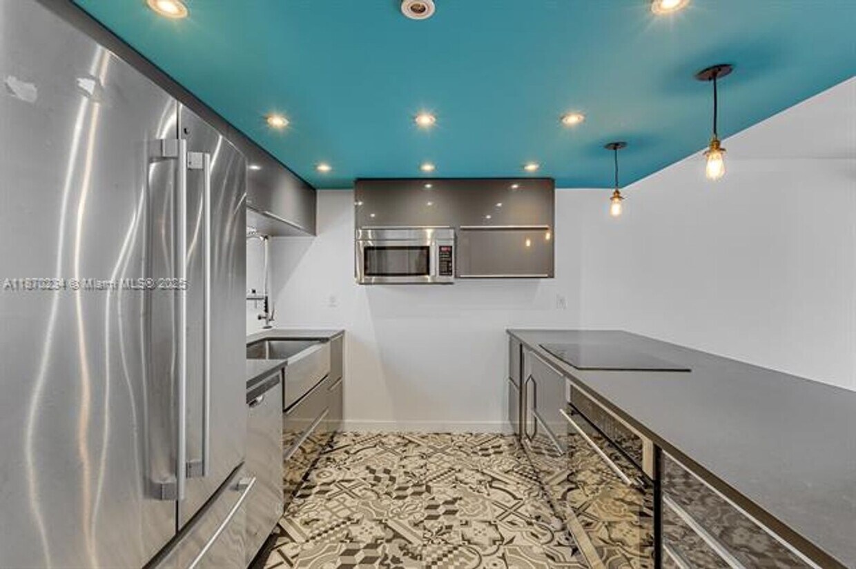 Foto principal - 100 Ocean Ln Dr