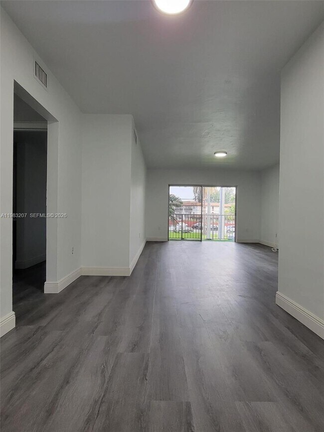 Foto del edificio - 7610 SW 82nd St