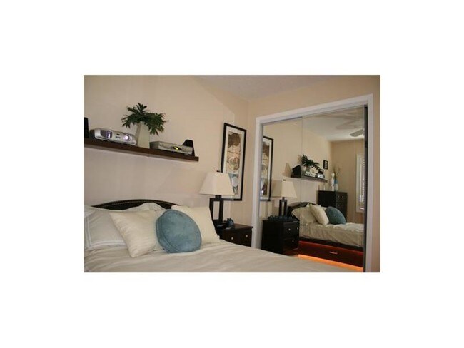 Foto del edificio - 3212 W Gandy Blvd