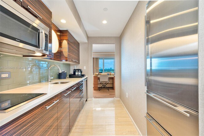 Building Photo - 551 N Fort Lauderdale Beach Blvd