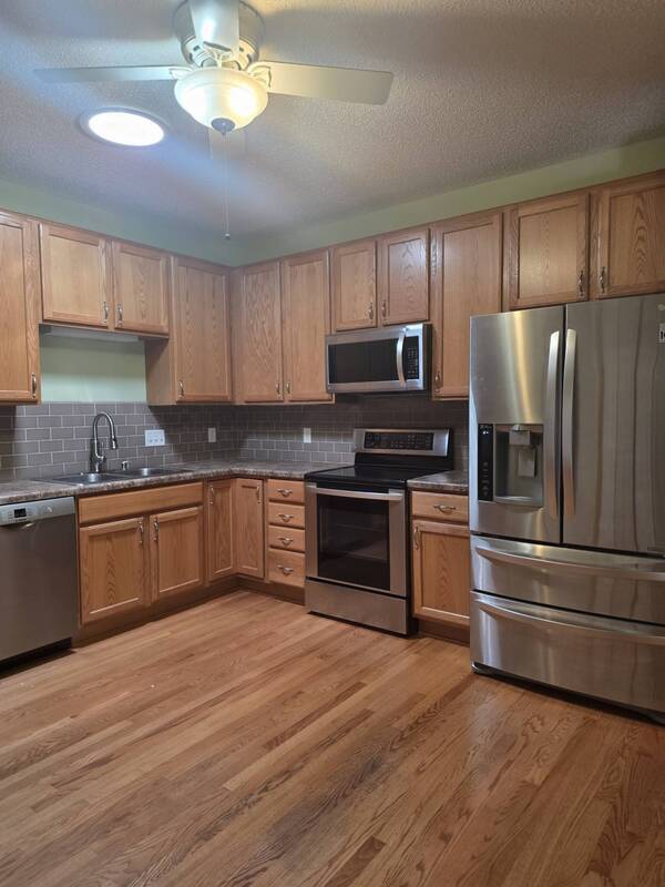 Foto del edificio - 6452 MacLaren Ave NE