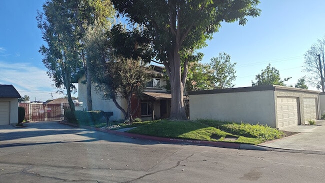 Building Photo - 1661 Aspen Village Way