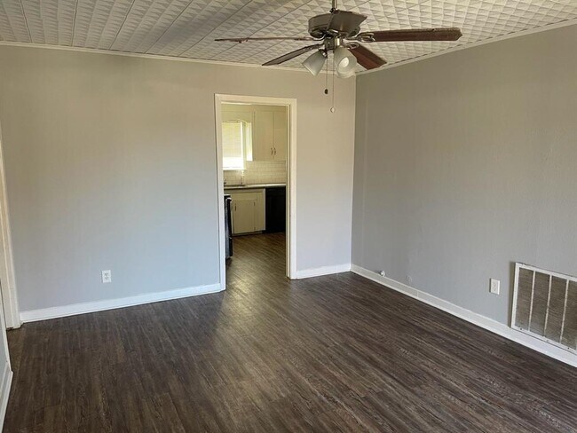 Foto del edificio - 2401 33rd Ave N