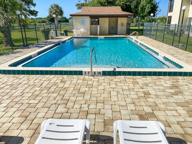 Building Photo - 420 Catamaran Dr