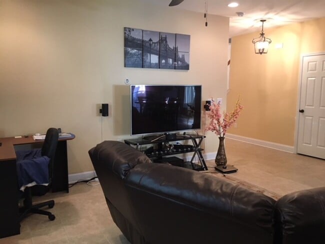 Foto del edificio - 322 Weeping Willow Way