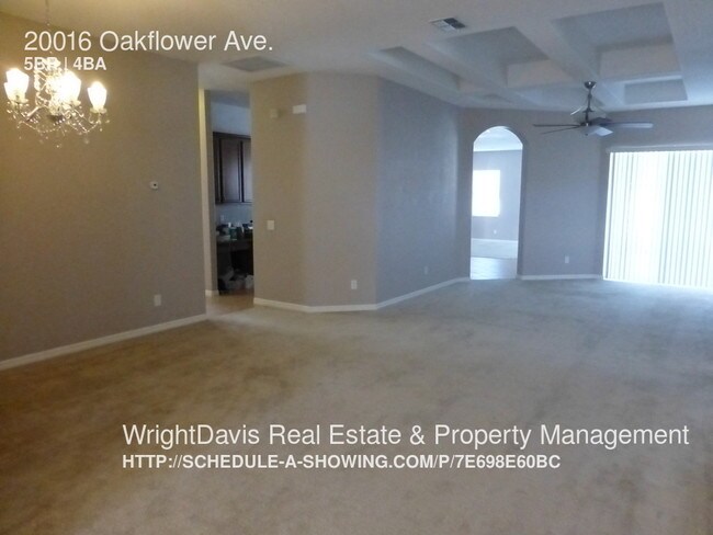 Foto del edificio - 20016 Oakflower Ave
