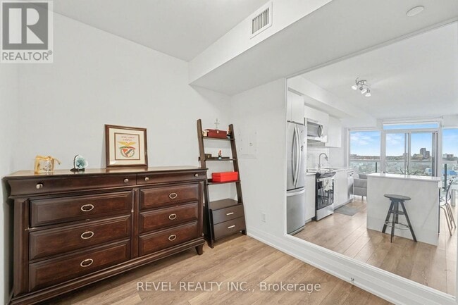 Building Photo - 1461 Lawrence Ave W