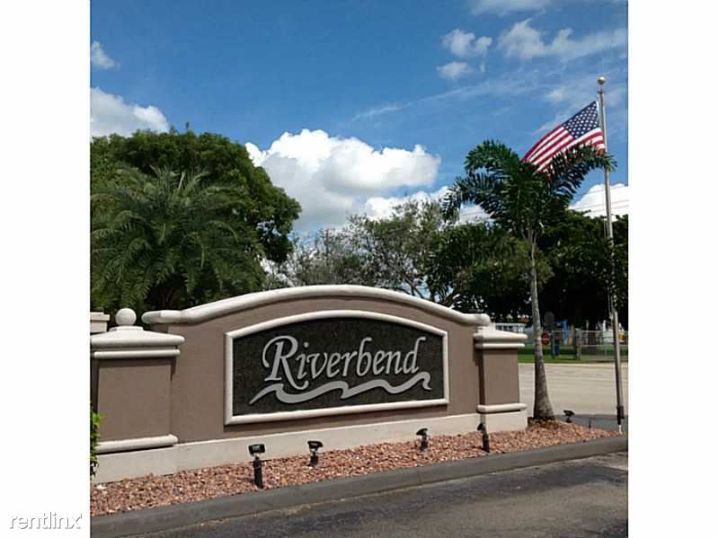 Building Photo - 118 E Riverbend Dr