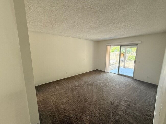 Building Photo - 55+ Beautiful Two Bed Community In Oceanside!