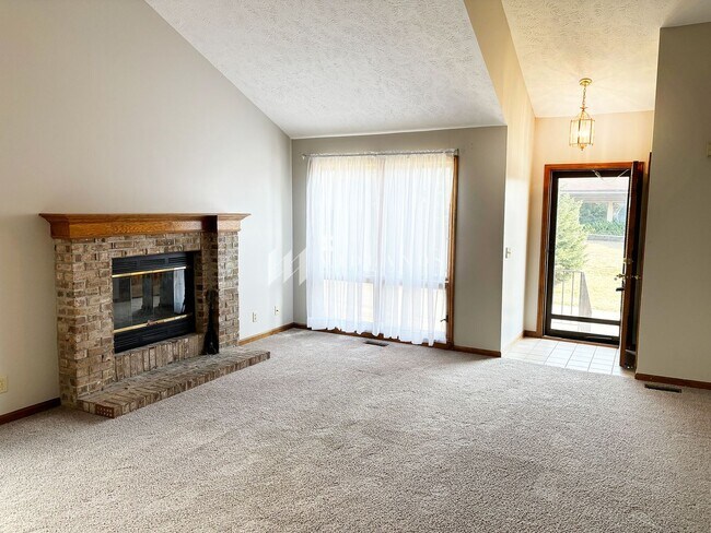 Foto del edificio - Bellevue Townhome