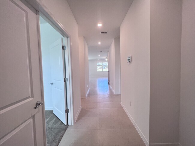 Foto del edificio - Available NOW! Epperson lagoon 4 Bed, 2.5 Bath Home in Wesley Chapel, FL - A Must-See Rental Prop...