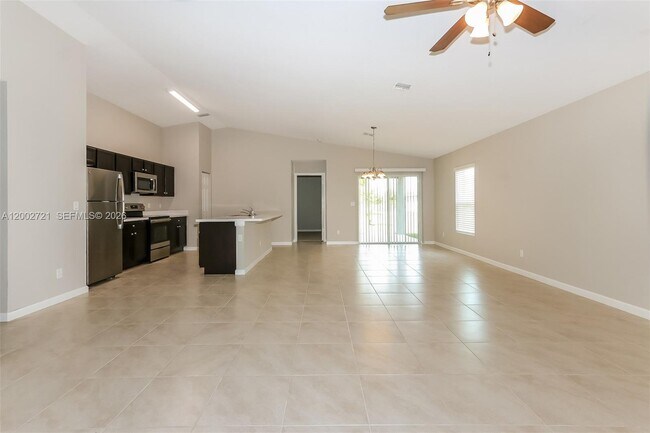 Foto del edificio - 4522 SW Savona Blvd
