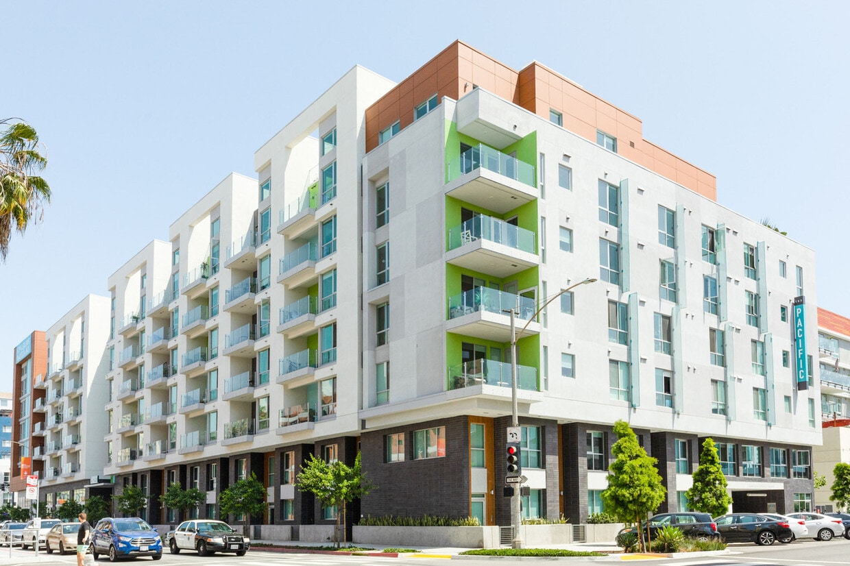 230 W 3rd St Unit FL7-ID738, Long Beach, CA 90802